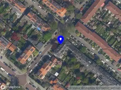 Ambulance met grote spoed naar de Jeroen Boschlaan in Rotterdam