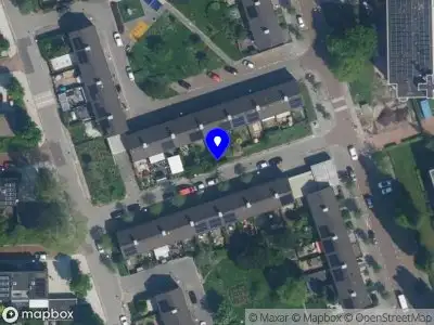 Ambulance met grote spoed naar de Enny Vredestraat in Amsterdam