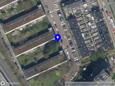 Ambulance met grote spoed naar de Cannemanstraat in Rotterdam