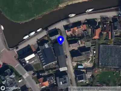 Brandweer met gepaste spoed naar de Havenweg in Baflo