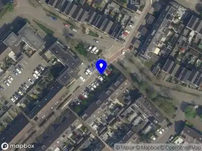 Ambulance met grote spoed naar de Anjerveld in Nieuwerkerk aan den IJssel