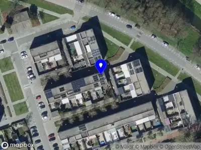 Ambulance met gepaste spoed naar de Ajuinstraat in Hoogvliet Rotterdam