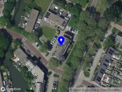 Ambulance met grote spoed naar de Boris Pasternak-erf in Dordrecht