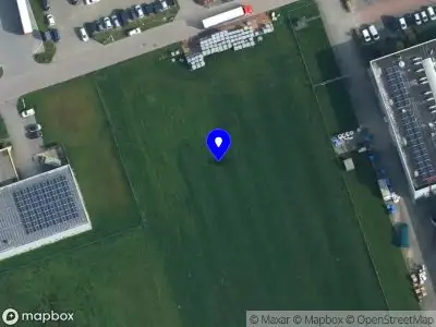 Politie met gepaste spoed naar de Komeet in Heerenveen vanwege voertuigen te water