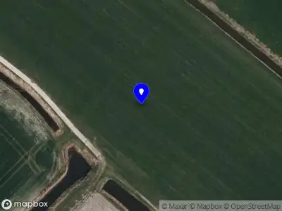 Politie met grote spoed naar de Slappeterpsterdyk in Menaam vanwege voertuigen te water