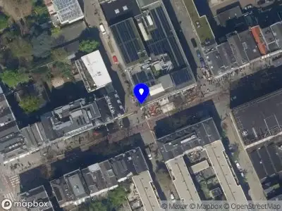 Ambulance met grote spoed naar de Witte de Withstraat in Rotterdam