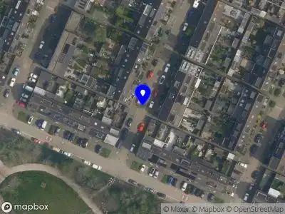 Ambulance met grote spoed naar de Nienke van Hichtumstraat in Pijnacker