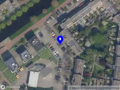 Ambulance met grote spoed naar de Dinkel in Rotterdam