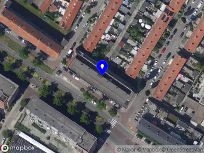 Ambulance met grote spoed naar de Van Eesterensingel in Alblasserdam