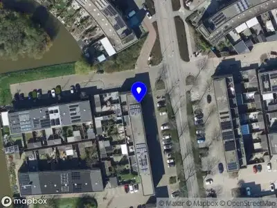 Ambulance met grote spoed naar de Beb Vuykstraat in Spijkenisse