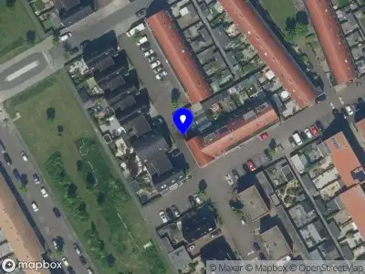 Ambulance met grote spoed naar de J. Roodenburghstraat in Assendelft