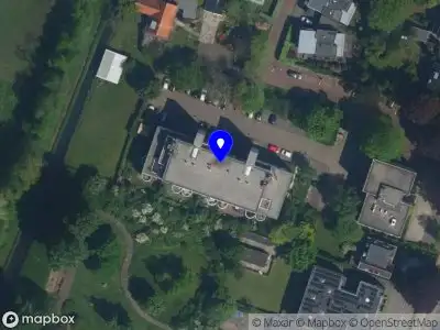 Ambulance met grote spoed naar de Berkenhof in Heemstede