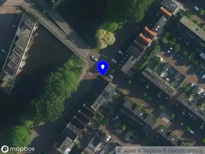 Ambulance met grote spoed naar de Diopter in Amsterdam