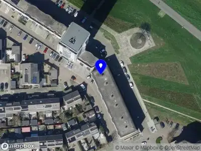 Ambulance met grote spoed naar de Maasboulevard in Spijkenisse