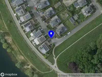 Ambulance met grote spoed naar de Aan de Dijk in Herten