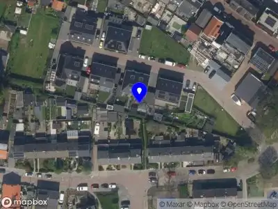 Ambulance met grote spoed naar de Ozingastraat in Pernis Rotterdam