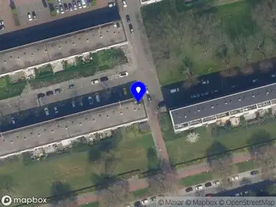 Ambulance met grote spoed naar de Kramerstraat in Rotterdam