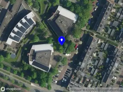 Ambulance met grote spoed naar de Paul van Ostaijenlaan in Amstelveen