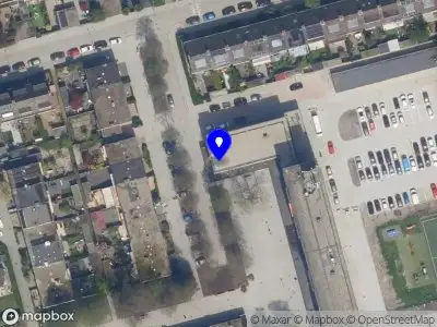 Ambulance met grote spoed naar de Jacob van Campenplein in Rotterdam