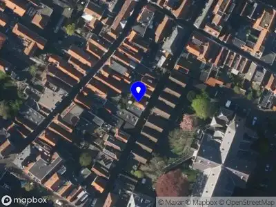 Ambulance met gepaste spoed naar de Sint Jacobstraat in Alkmaar