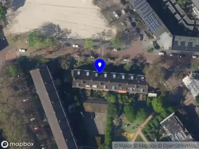 Ambulance met grote spoed naar de Louise de Colignystraat in 's-Gravenhage