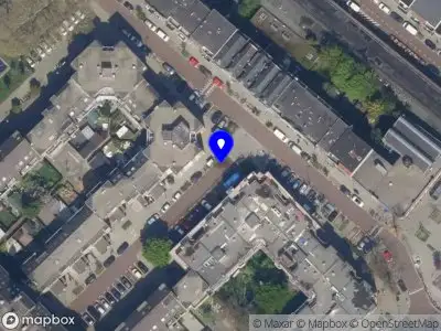 Ambulance met grote spoed naar de Paap Dirckstraat in Rotterdam