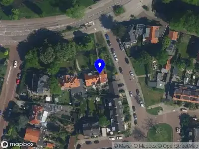 Ambulance met gepaste spoed naar de Korte Zijlweg in Haarlem