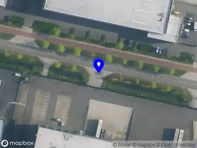 Ambulance met grote spoed naar de Casablancaweg in Amsterdam