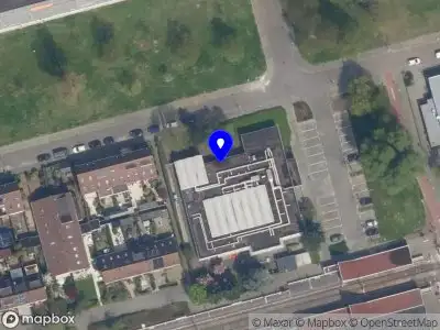 Ambulance met grote spoed naar de Dawesweg in Rotterdam