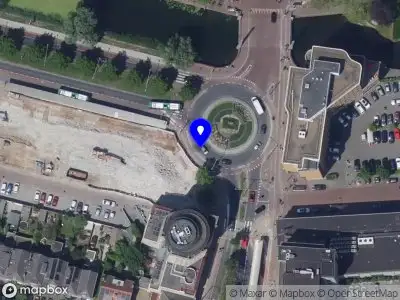 Ambulance met gepaste spoed naar de Johan de Wittstraat in Dordrecht