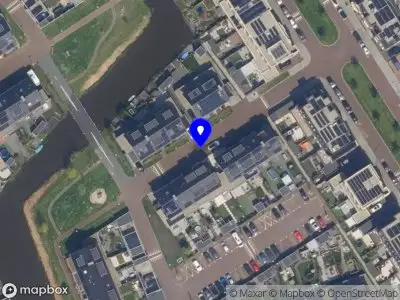 Ambulance met gepaste spoed naar de Albinusstraat in Rotterdam