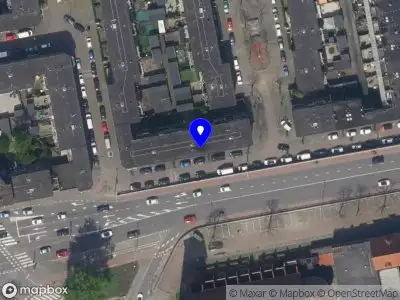 Ambulance met grote spoed naar de Breeweg in Rotterdam