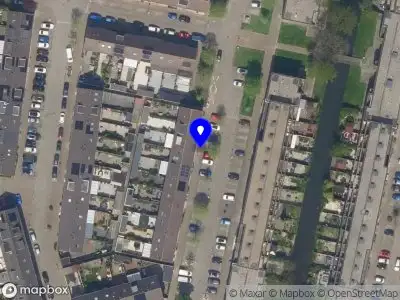 Ambulance met grote spoed naar de Tongelaarweg in Rotterdam