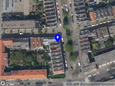 Ambulance met grote spoed naar de Carnisselaan in Rotterdam