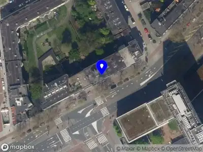 Ambulance met grote spoed naar de Rochussenstraat in Rotterdam