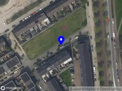 Brandweer met grote spoed naar de 2e Opbouwstraat in Rotterdam vanwege een buitenbrand