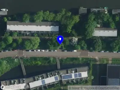 Ambulance met gepaste spoed naar de Flevoparkweg in Amsterdam