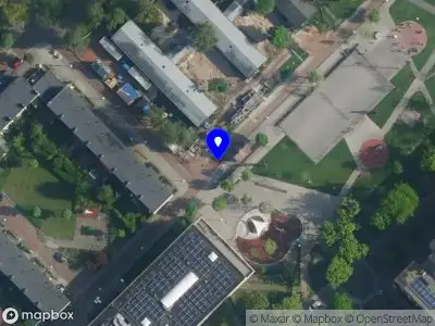 Brandweer met grote spoed naar de Oudemanshof in Amsterdam vanwege afhijsen patient