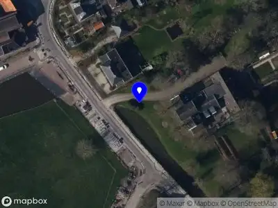 Brandweer met gepaste spoed naar de Stationsweg in Warffum