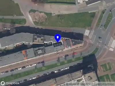 Ambulance met grote spoed naar de Veerlaan in Rotterdam