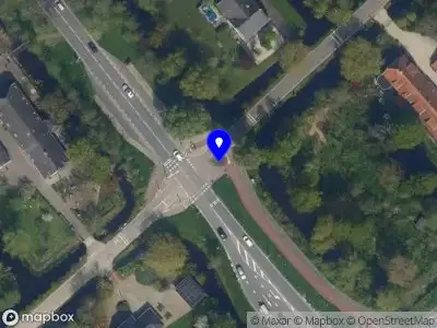 Ambulance met gepaste spoed naar de 's-Gravenweg in Capelle aan den IJssel