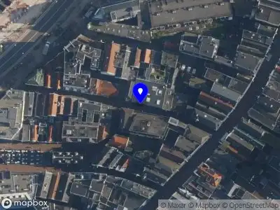 Ambulance met grote spoed naar de Sint Jacobsstraat in Amsterdam