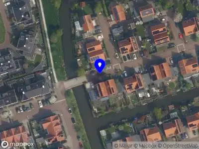 Ambulance met grote spoed naar de De Harnasch in Pijnacker