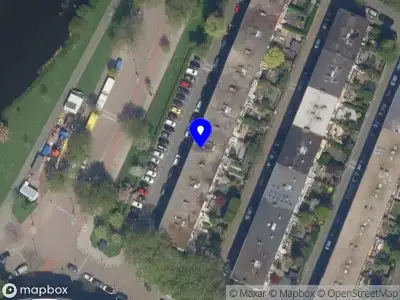 Ambulance met gepaste spoed naar de Karmelweg in Rotterdam