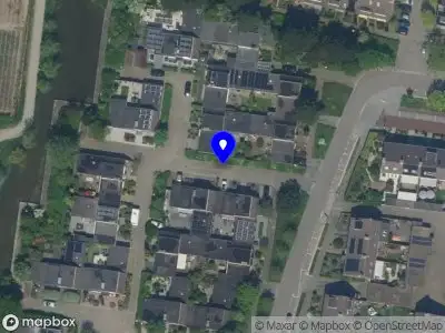 Ambulance met grote spoed naar de Jan Semeinshof in Beverwijk