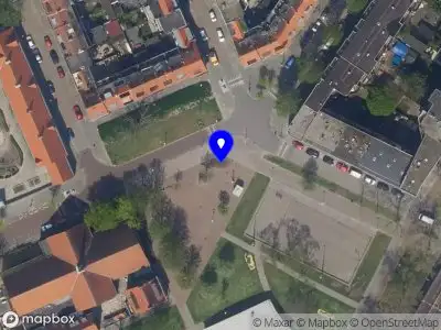 Ambulance met grote spoed naar de Mijnsherenplein in Rotterdam