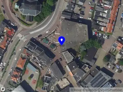 Ambulance met grote spoed naar de Kerkbuurt in Sliedrecht