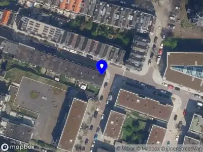 Ambulance met gepaste spoed naar de Hooglandstraat in Rotterdam