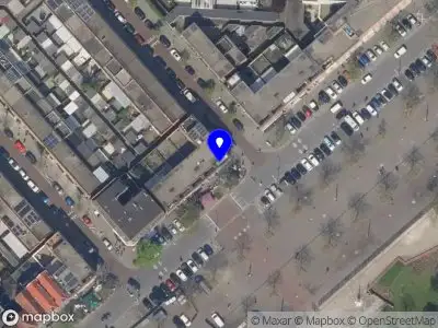 Ambulance met grote spoed naar de Paul Krugerstraat in Rotterdam