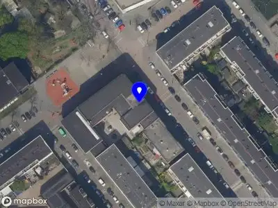 Ambulance met gepaste spoed naar de Johannes-Brandstraat in Rotterdam